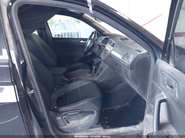 2019 VOLKSWAGEN TIGUAN 3VV3B7AX0KM082633 Photo 4