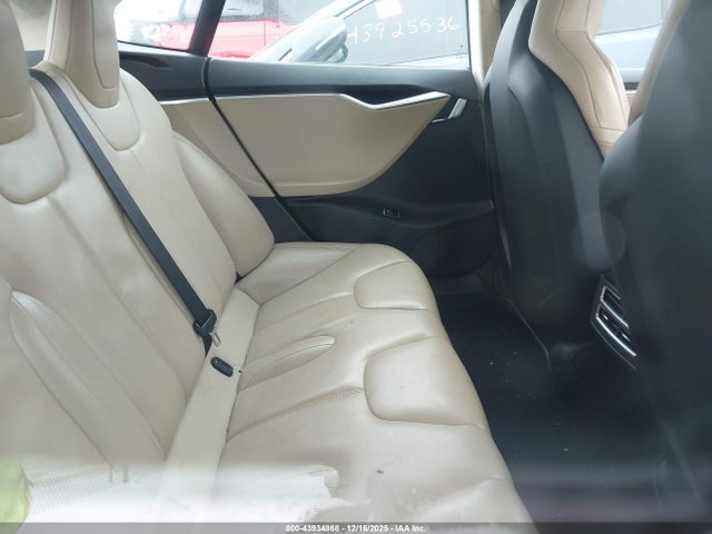 2016 TESLA MODEL S 5YJSA1E27GF143285 Photo 7