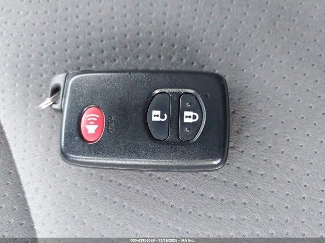 JTDKN3DU9F1911410 Toyota Prius Two