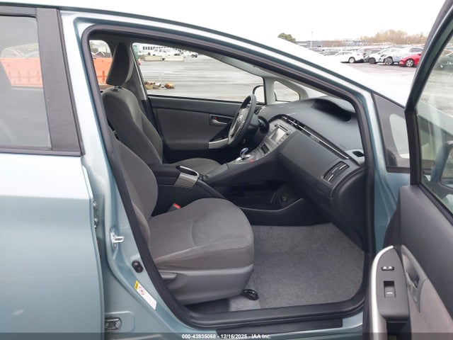 JTDKN3DU9F1911410 Toyota Prius Two