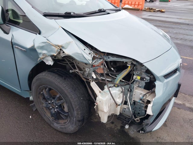 JTDKN3DU9F1911410 Toyota Prius Two