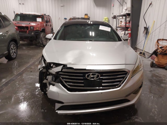 Hyundai Sonata Limited 2015 5NPE34AF0FH172631 Image 12
