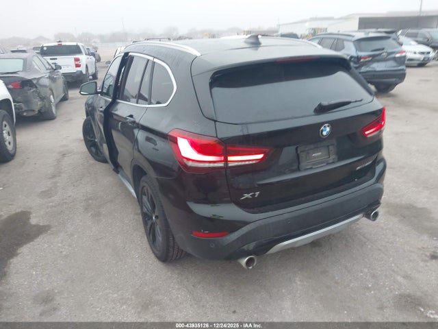 2020 BMW X1 WBXJG7C06L3L91102 Photo 2