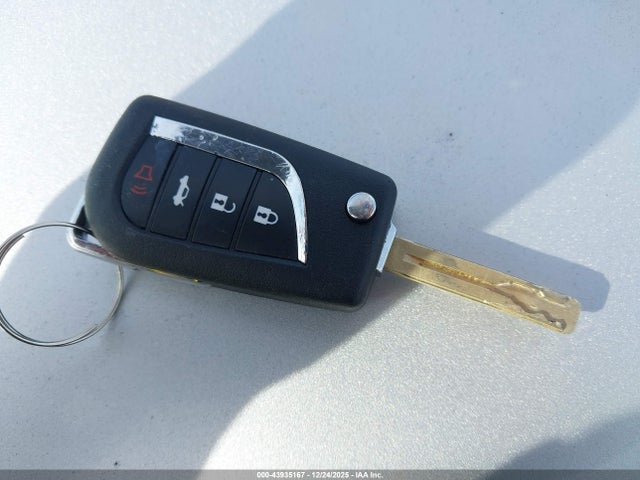 43935167 :رقم المزاد ، 4T1C11AK6PU165789 vin ، 2023 Toyota Camry Le مزاد بيع