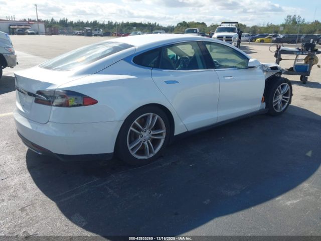 2013 TESLA MODEL S 5YJSA1CN0DFP03382 Photo 3