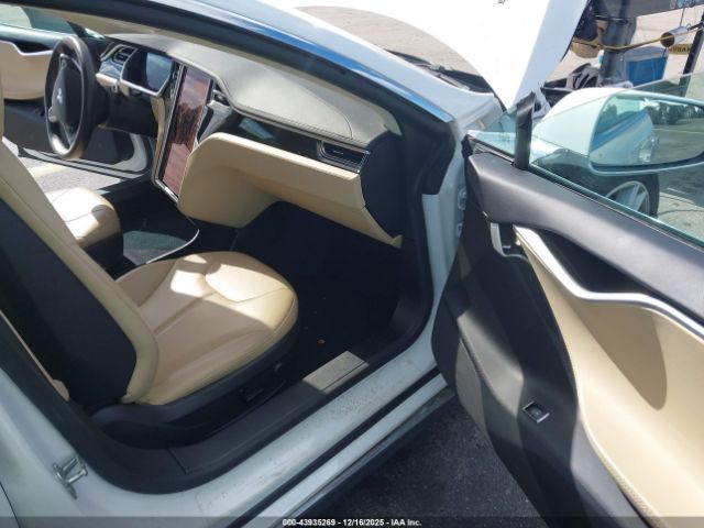 2013 TESLA MODEL S 5YJSA1CN0DFP03382 Photo 4