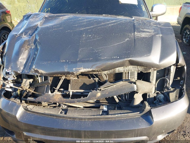 2011 CHEVROLET TAHOE 1GNSKBE04BR260818 Photo 9