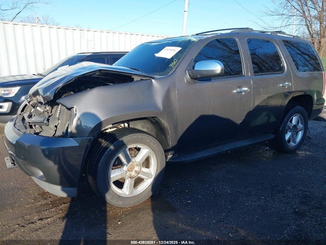 2011 CHEVROLET TAHOE 1GNSKBE04BR260818 Photo 1