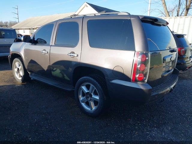 2011 CHEVROLET TAHOE 1GNSKBE04BR260818 Photo 2