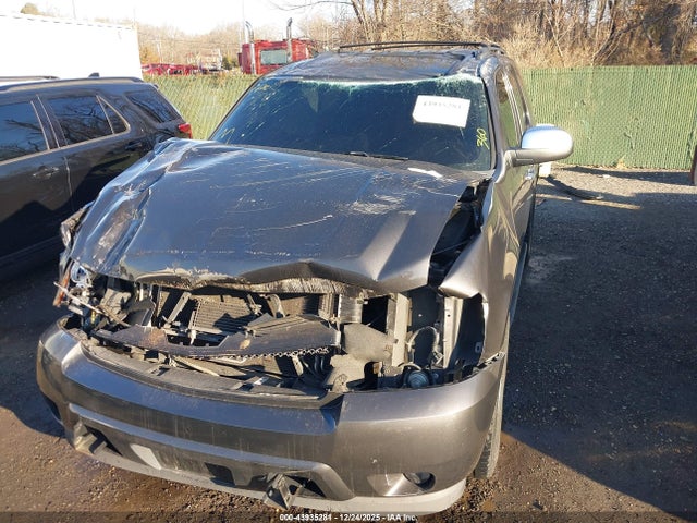 2011 CHEVROLET TAHOE 1GNSKBE04BR260818 Photo 5