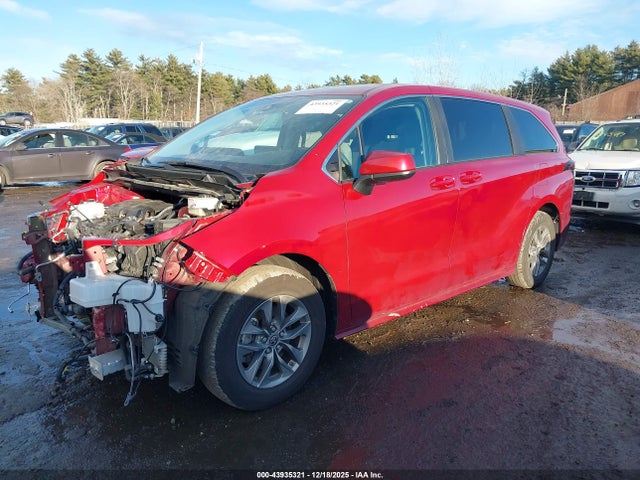5TDKSKFC1RS117953 Toyota SIENNA LE