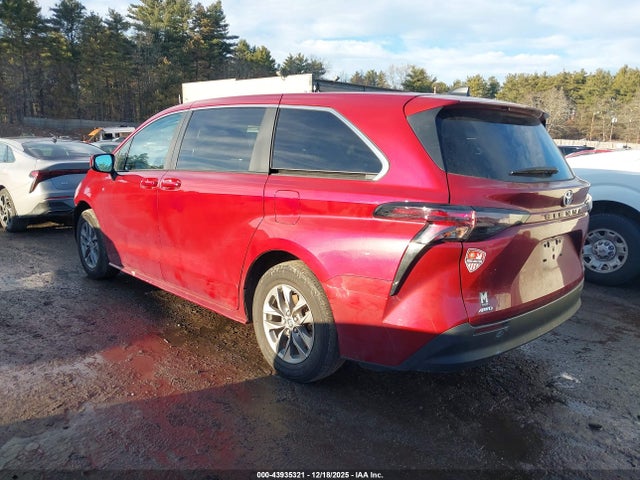 5TDKSKFC1RS117953 Toyota SIENNA LE