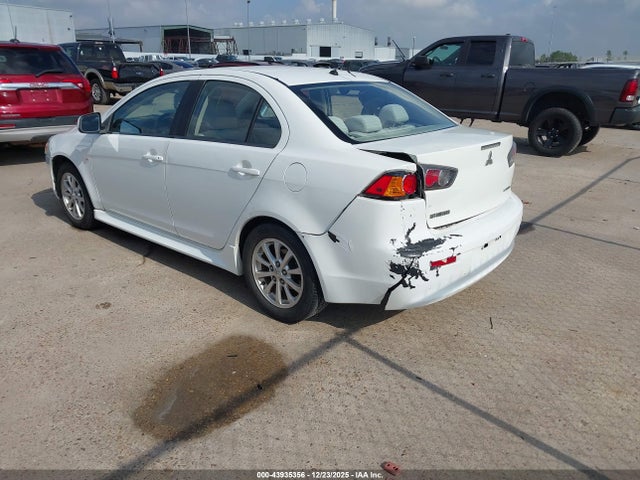 2011 MITSUBISHI LANCER JA32U2FU7BU042548 Photo 2