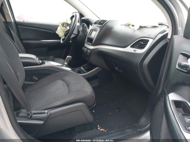 3C4PDDBG8HT575403 Dodge Journey Sxt Awd