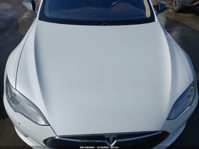 2015 TESLA MODEL S 5YJSA1E12FF118638 Photo 9