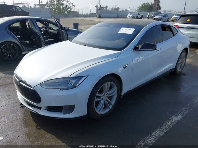 2015 TESLA MODEL S 5YJSA1E12FF118638 Photo 1