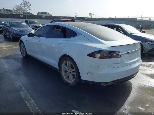 2015 TESLA MODEL S 5YJSA1E12FF118638 Photo 2