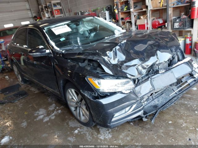 2017 VOLKSWAGEN PASSAT 1VWGT7A3XHC031271