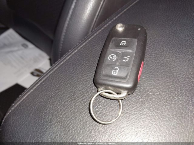 2017 VOLKSWAGEN PASSAT 1VWGT7A3XHC031271 Photo 10