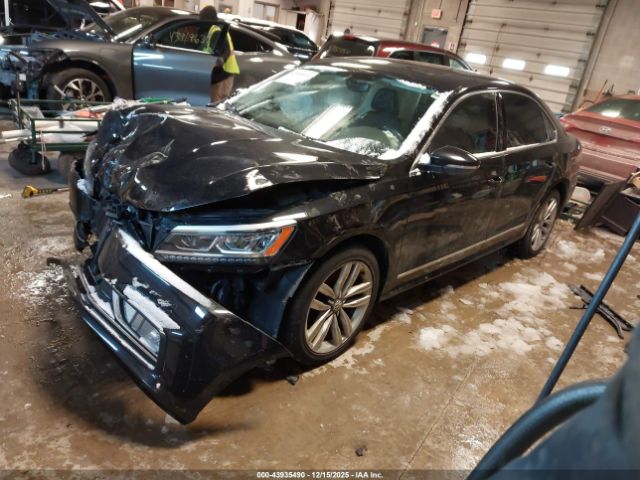 2017 VOLKSWAGEN PASSAT 1VWGT7A3XHC031271 Photo 1