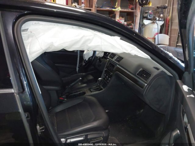 2017 VOLKSWAGEN PASSAT 1VWGT7A3XHC031271 Photo 4