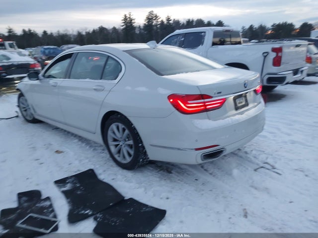 2019 BMW 740I WBA7E4C50KGV28305 Photo 2