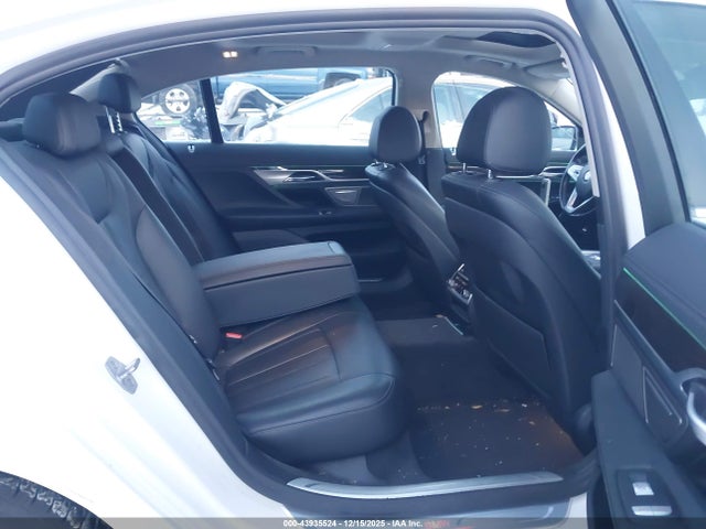 2019 BMW 740I WBA7E4C50KGV28305 Photo 7