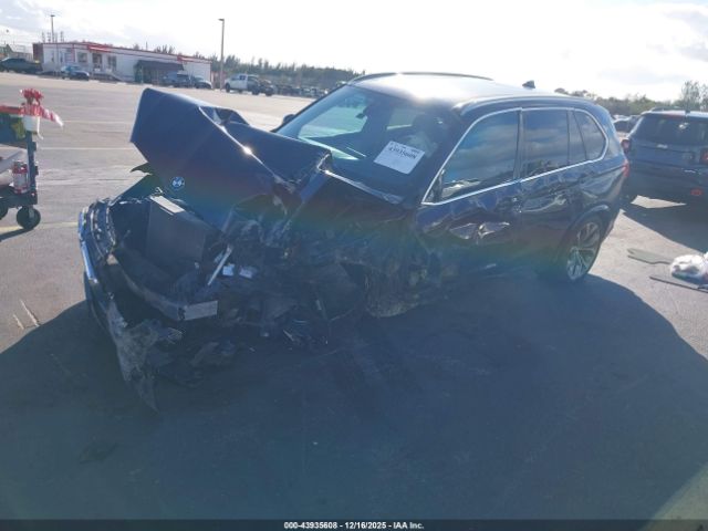 2018 BMW X5 5UXKR2C50J0Z15531 Photo 1