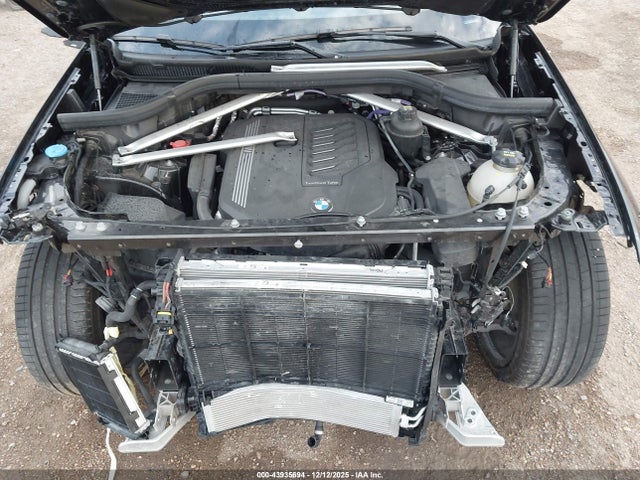 2022 BMW X6 5UXCY6C06N9N33881 Photo 9