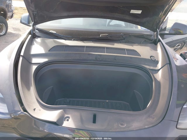 2024 TESLA MODEL Y 7SAYGAEE1RF153562 Photo 9