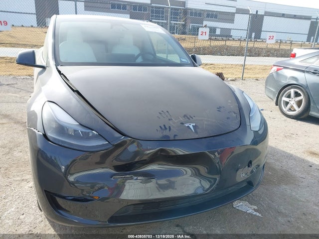 7SAYGAEE1RF153562 Tesla Model Y Long Range Dual Motor All-wheel Drive