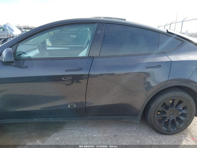 7SAYGAEE1RF153562 Tesla Model Y Long Range Dual Motor All-wheel Drive