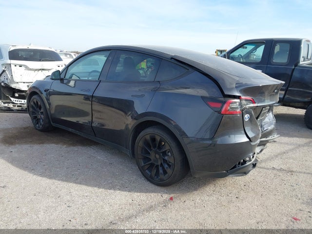 2024 TESLA MODEL Y 7SAYGAEE1RF153562 Photo 2