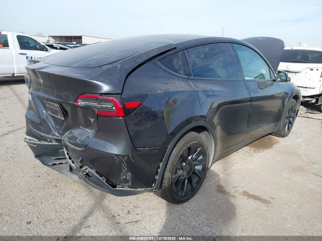 2024 TESLA MODEL Y 7SAYGAEE1RF153562 Photo 3
