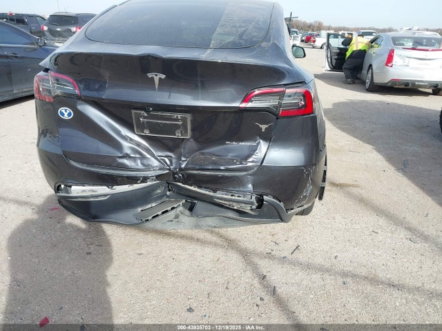 2024 TESLA MODEL Y 7SAYGAEE1RF153562 Photo 5