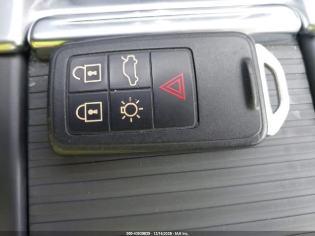 2018 VOLVO S60 YV126MFL3J2454940 Photo 10