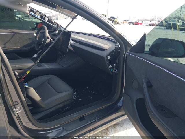 43935841 :رقم المزاد ، 5YJ3E1EB7RF817673 vin ، 2024 Tesla Model 3 Long Range Dual Motor All-wheel Drive مزاد بيع