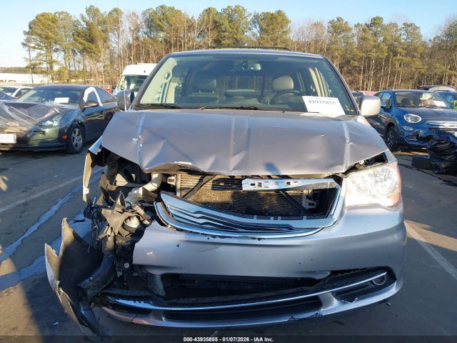 2016 Chrysler Town & Country Touring მანქანა იყიდება აუქციონზე, vin: 2C4RC1BG9GR212717, აუქციონის ნომერი: 43935855