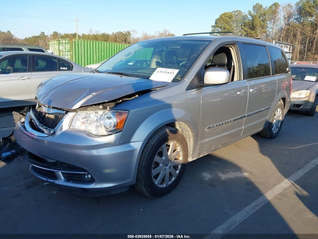 2016 Chrysler Town & Country Touring მანქანა იყიდება აუქციონზე, vin: 2C4RC1BG9GR212717, აუქციონის ნომერი: 43935855