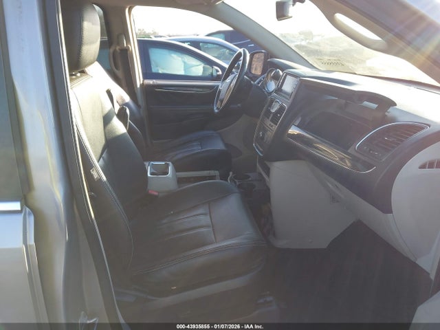 2016 Chrysler Town & Country Touring მანქანა იყიდება აუქციონზე, vin: 2C4RC1BG9GR212717, აუქციონის ნომერი: 43935855