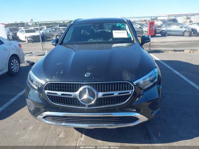 2024 Mercedes-benz Glc 300 4matic Suv მანქანა იყიდება აუქციონზე, vin: W1NKM4HB2RU037009, აუქციონის ნომერი: 43935923