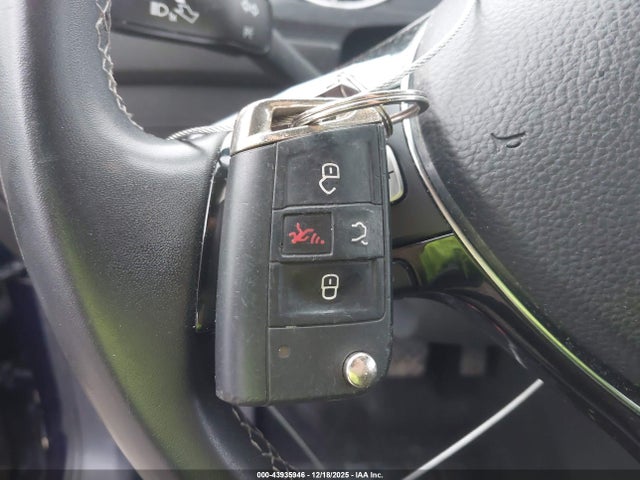 2021 Volkswagen Tiguan 2.0t Se/2.0t Se R-line Black/2.0t Sel მანქანა იყიდება აუქციონზე, vin: 3VV2B7AXXMM118696, აუქციონის ნომერი: 43935946