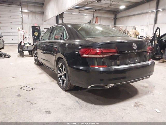 2021 VOLKSWAGEN PASSAT 1VWSA7A32MC015785 Photo 2