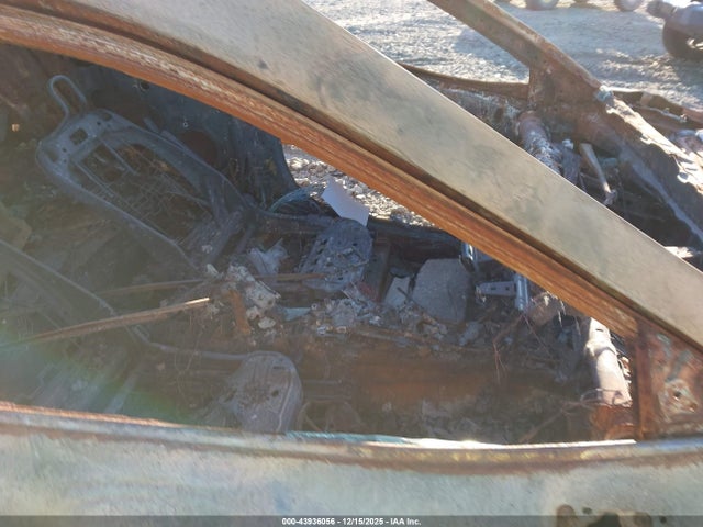 4T1G11AK6NU693041 Toyota CAMRY SE