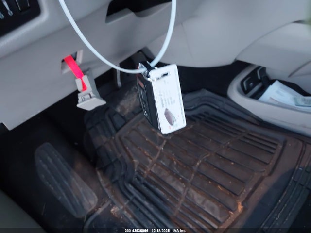 Продажа на аукционе авто 2017 Chrysler Pacifica Touring-l, vin: 2C4RC1BG7HR633935, номер лота: 43936066