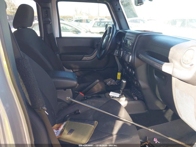 2015 JEEP WRANGLER UNLIMITED 1C4BJWDG4FL519530 Photo 4