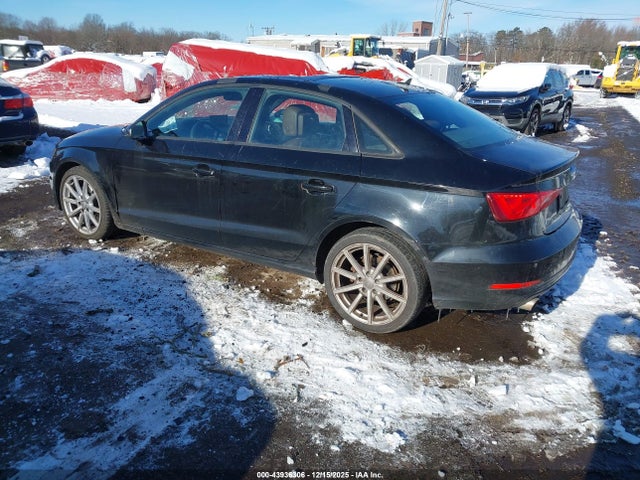 2016 AUDI A3 WAUB8GFF0G1036780 Photo 2