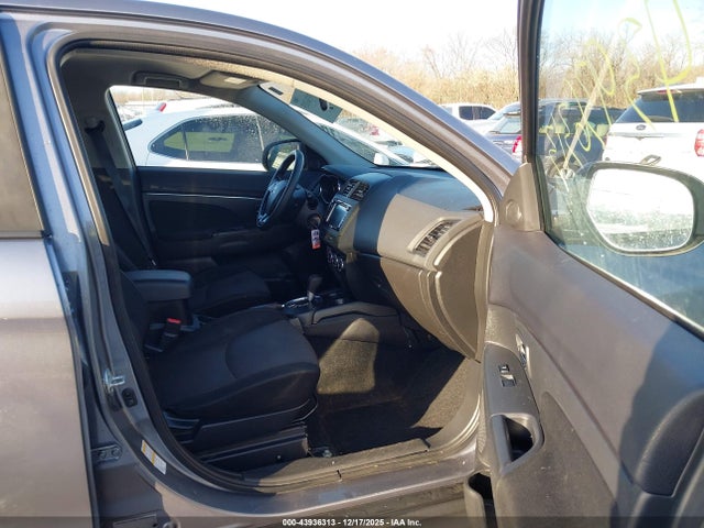 2017 MITSUBISHI OUTLANDER SPORT JA4AP3AU9HZ034653 Photo 4