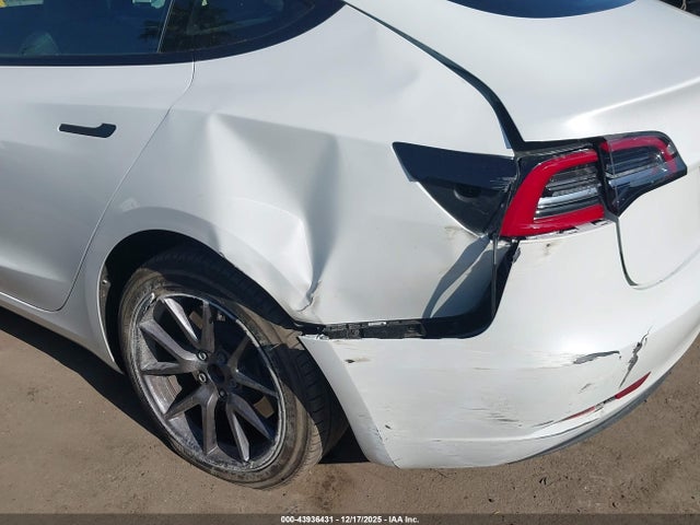 2023 TESLA MODEL 3 5YJ3E1EA5PF489495 Photo 5