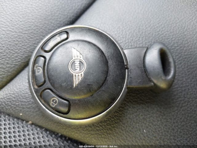 2011 MINI COOPER WMWSU3C59BT092486 Photo 10